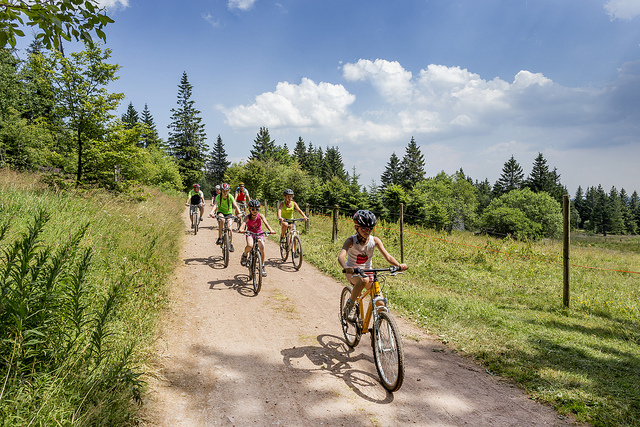 unat randonnçe vtt en montagne au lac blanc copyright vallçe de kaysesberg tourisme